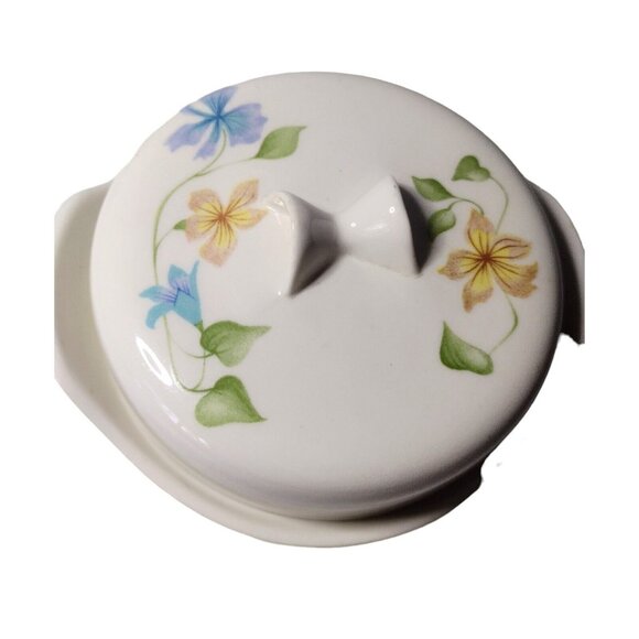 Porcelain Round Lidded Floral Butter Dish Large 8 in Vtg Cream Yellow Cottage - Picture 2 of 6